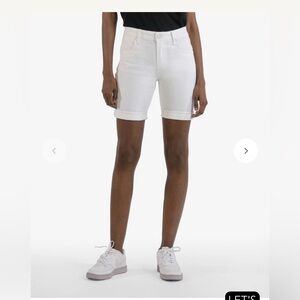 NWT Kut from the Kloth Catherine Mid Rise Boyfriend shorts